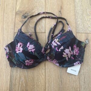 Urban Outfitters Bikini Swimsuit Top size small NWT
